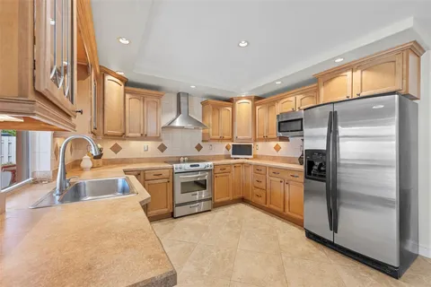 $824,900 | 5284 Northeast 18th Terrace, Fort Lauderdale, FL 33308