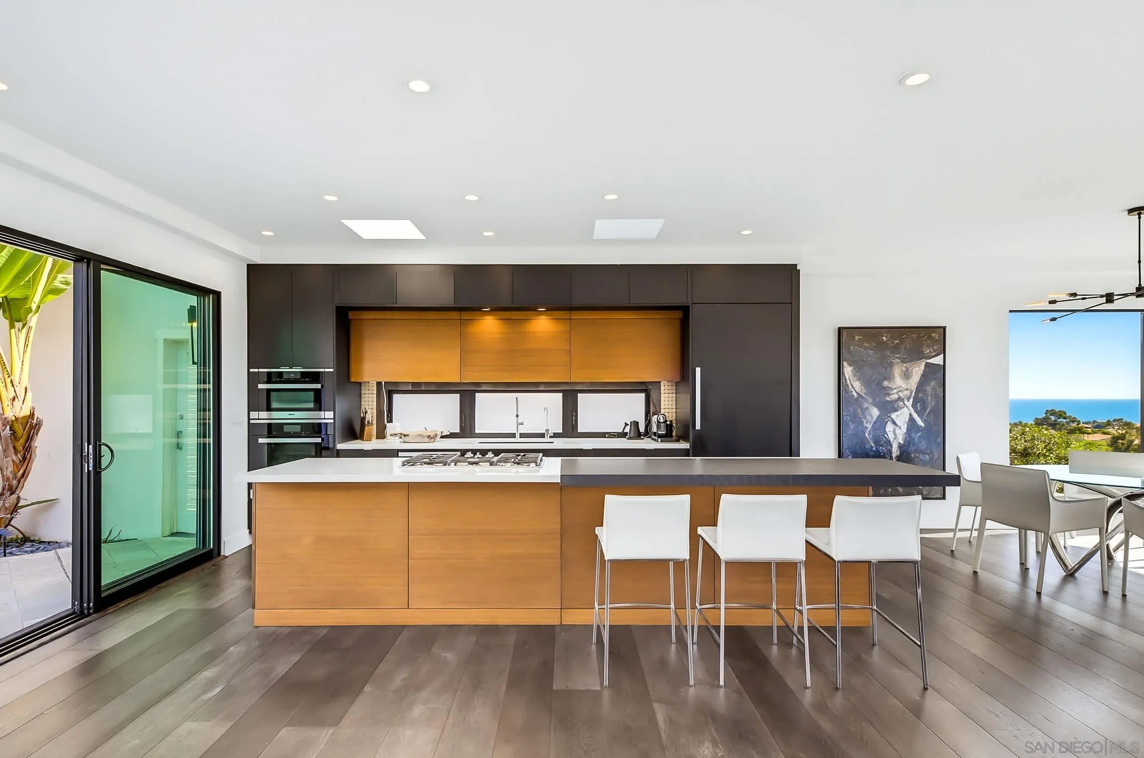 5842 Sagebrush Road La Jolla, CA 92037 - Photo 14 of 54 Gallery Image 14