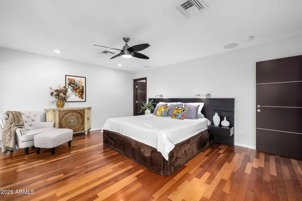 $1,100,000 | 717 East Royal Palm Road, Phoenix, AZ 85020