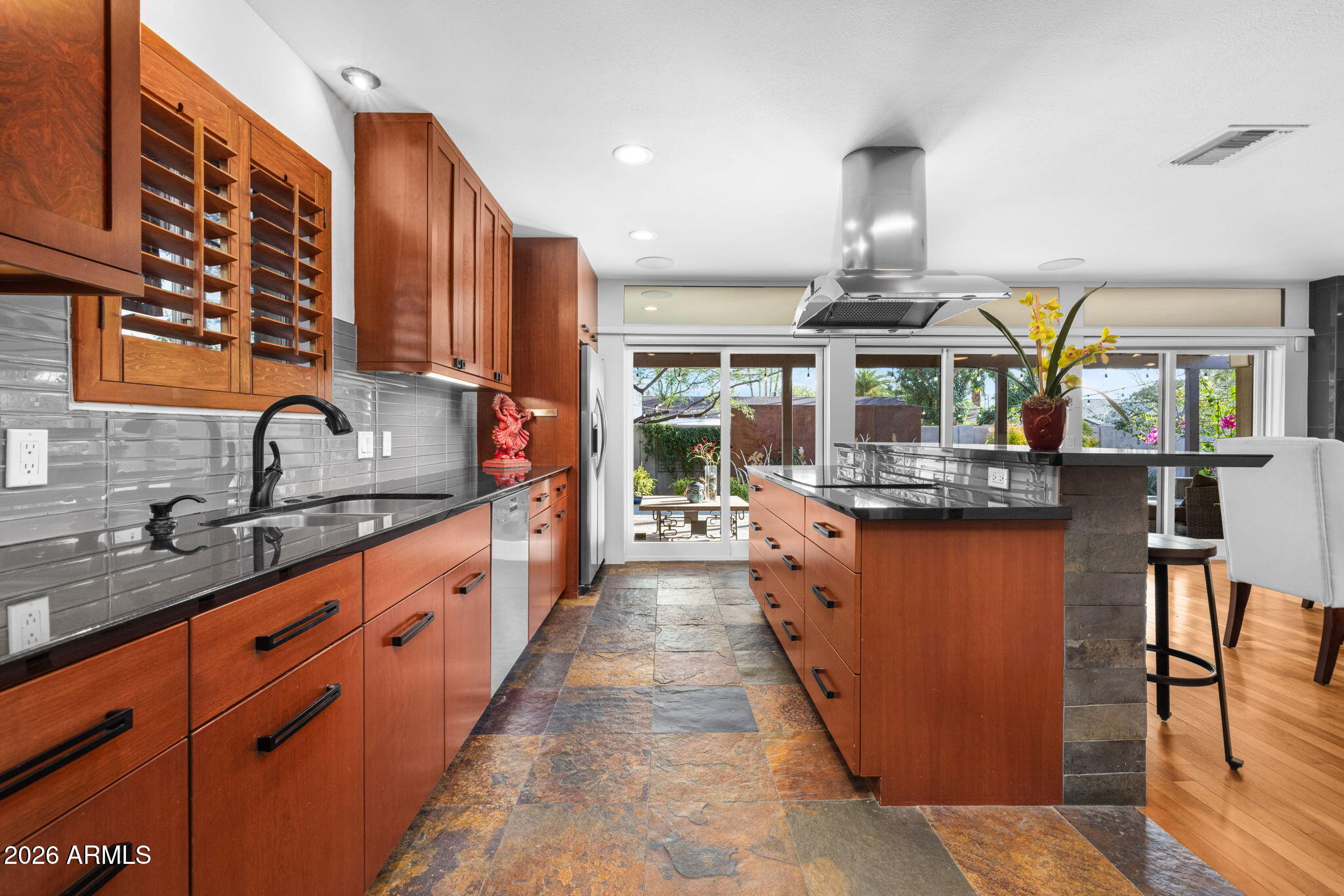 717 East Royal Palm Road Phoenix, AZ 85020 - Photo 14 of 40 kitchen 2