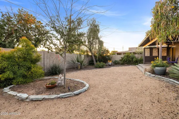 $1,100,000 | 717 East Royal Palm Road, Phoenix, AZ 85020