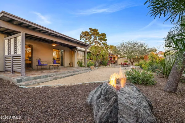 $1,100,000 | 717 East Royal Palm Road, Phoenix, AZ 85020