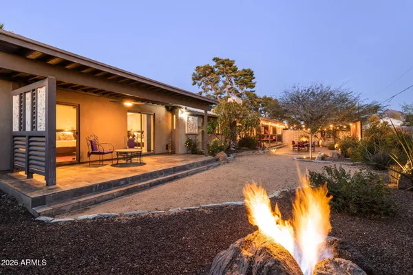 $1,100,000 | 717 East Royal Palm Road, Phoenix, AZ 85020