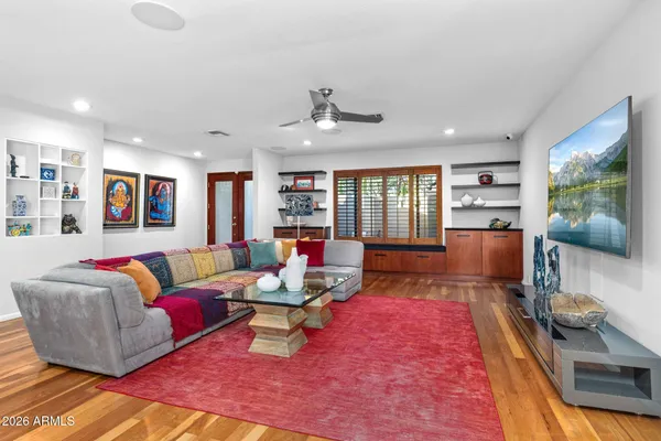 $1,100,000 | 717 East Royal Palm Road, Phoenix, AZ 85020