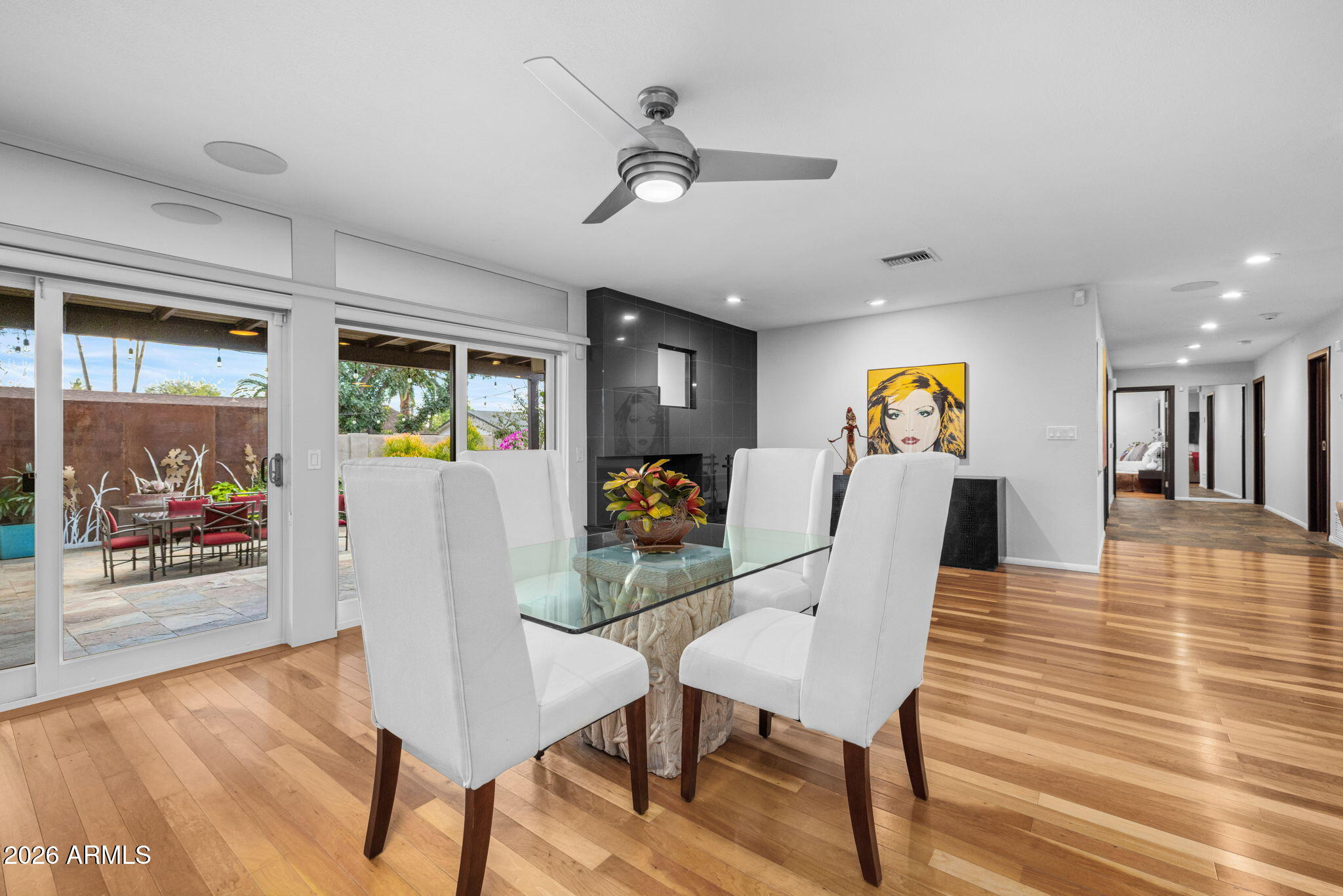 717 East Royal Palm Road Phoenix, AZ 85020 - Photo 9 of 40 90-web-or-mls-260217-717-E-Royal-Palm-Rd