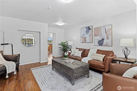 $899,999 | 23022 7th Avenue Southeast, Bothell, WA 98021
