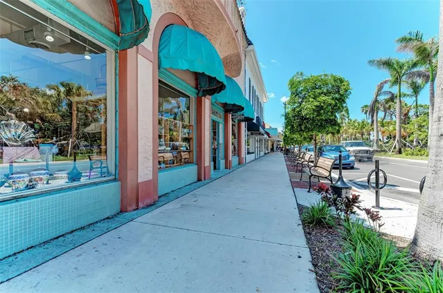 $349,800 | 371 Capulet Drive, Venice, FL 34292