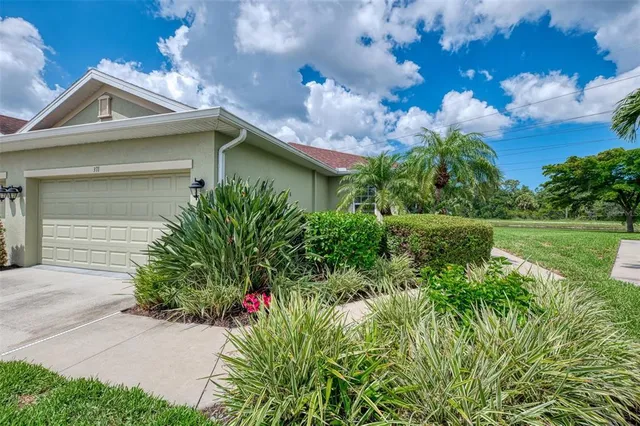 $349,800 | 371 Capulet Drive, Venice, FL 34292