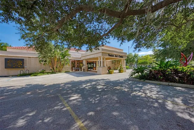 $349,800 | 371 Capulet Drive, Venice, FL 34292