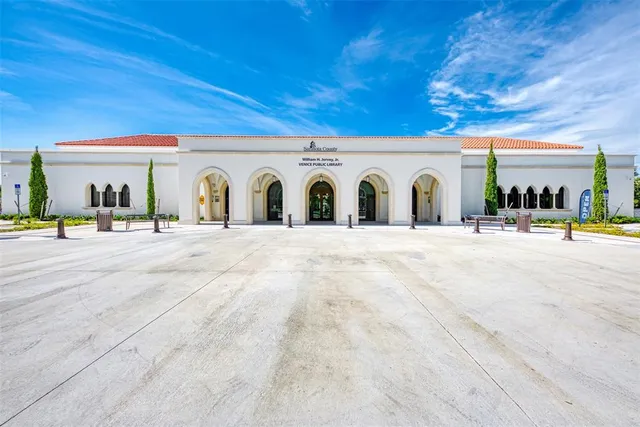 $349,800 | 371 Capulet Drive, Venice, FL 34292