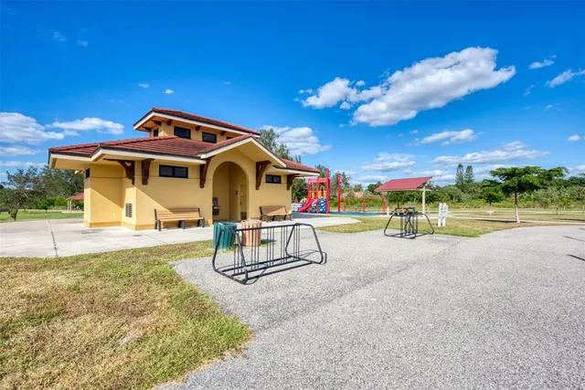 $349,800 | 371 Capulet Drive, Venice, FL 34292