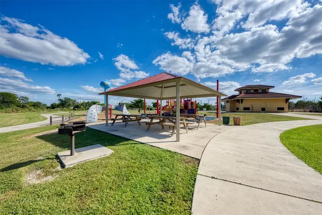 $349,800 | 371 Capulet Drive, Venice, FL 34292