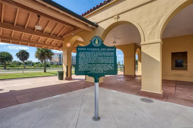 $349,800 | 371 Capulet Drive, Venice, FL 34292