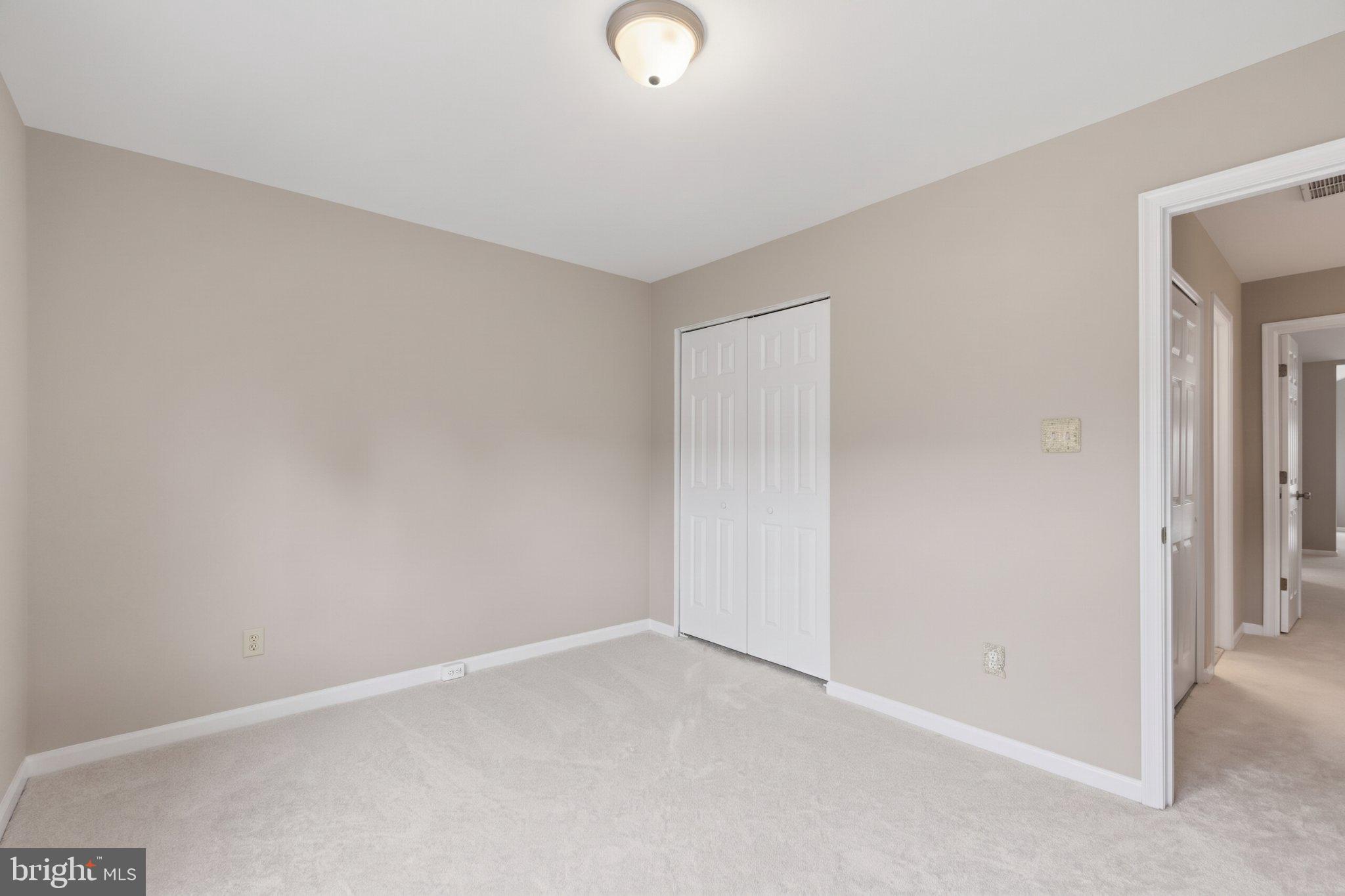 1986 Logan Manor Drive Reston, VA 20190 - Photo 20 of 36 Bedroom #3