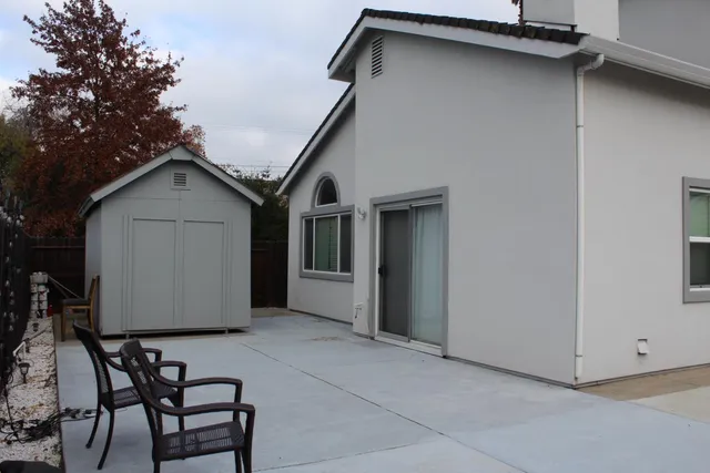 a view of house and storage area