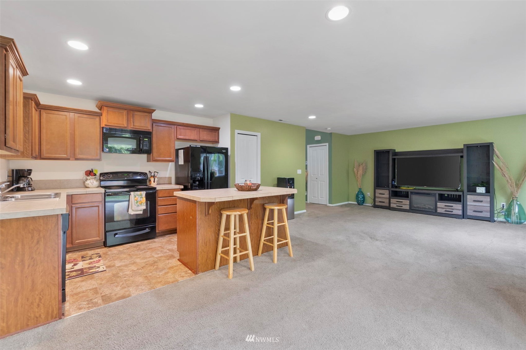 6735 Inlay Street Southeast Lacey, WA 98513 - Photo 5 of 23 Gallery Image 5