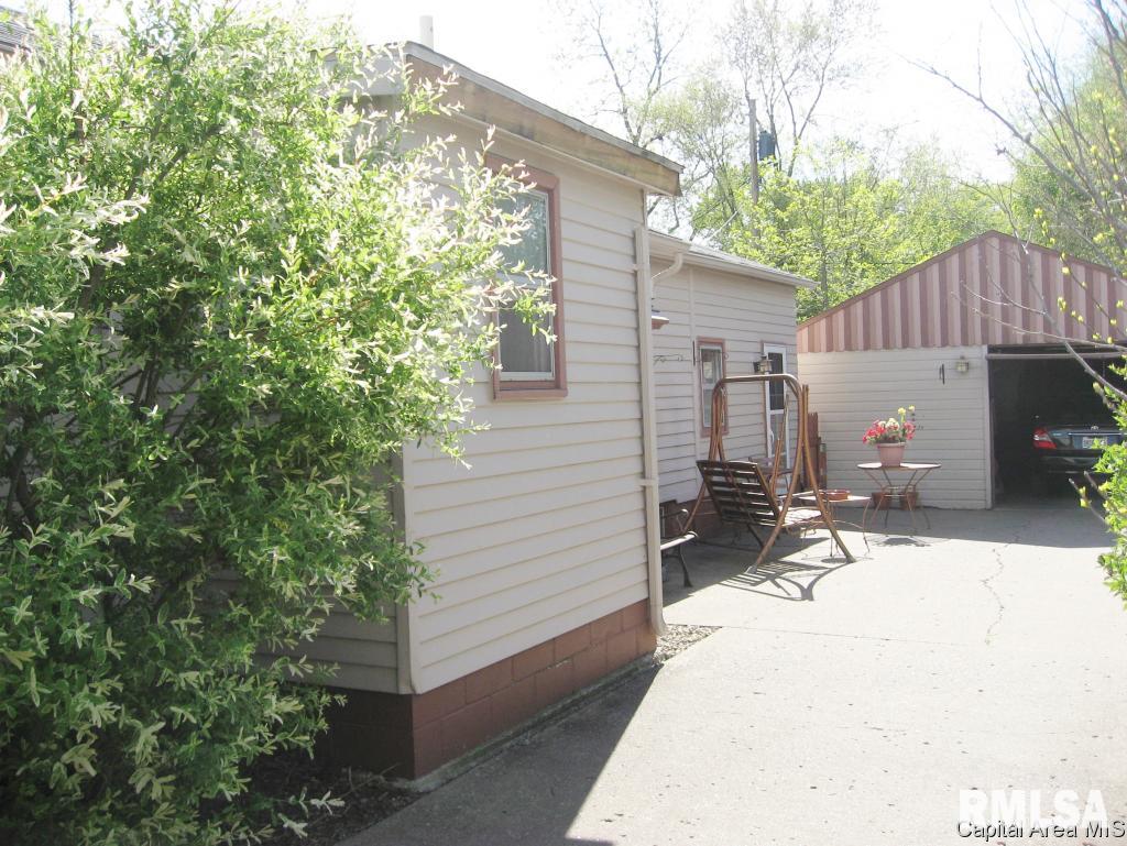 2157 South 14th Street Springfield, IL 62703 - Photo 1 of 16