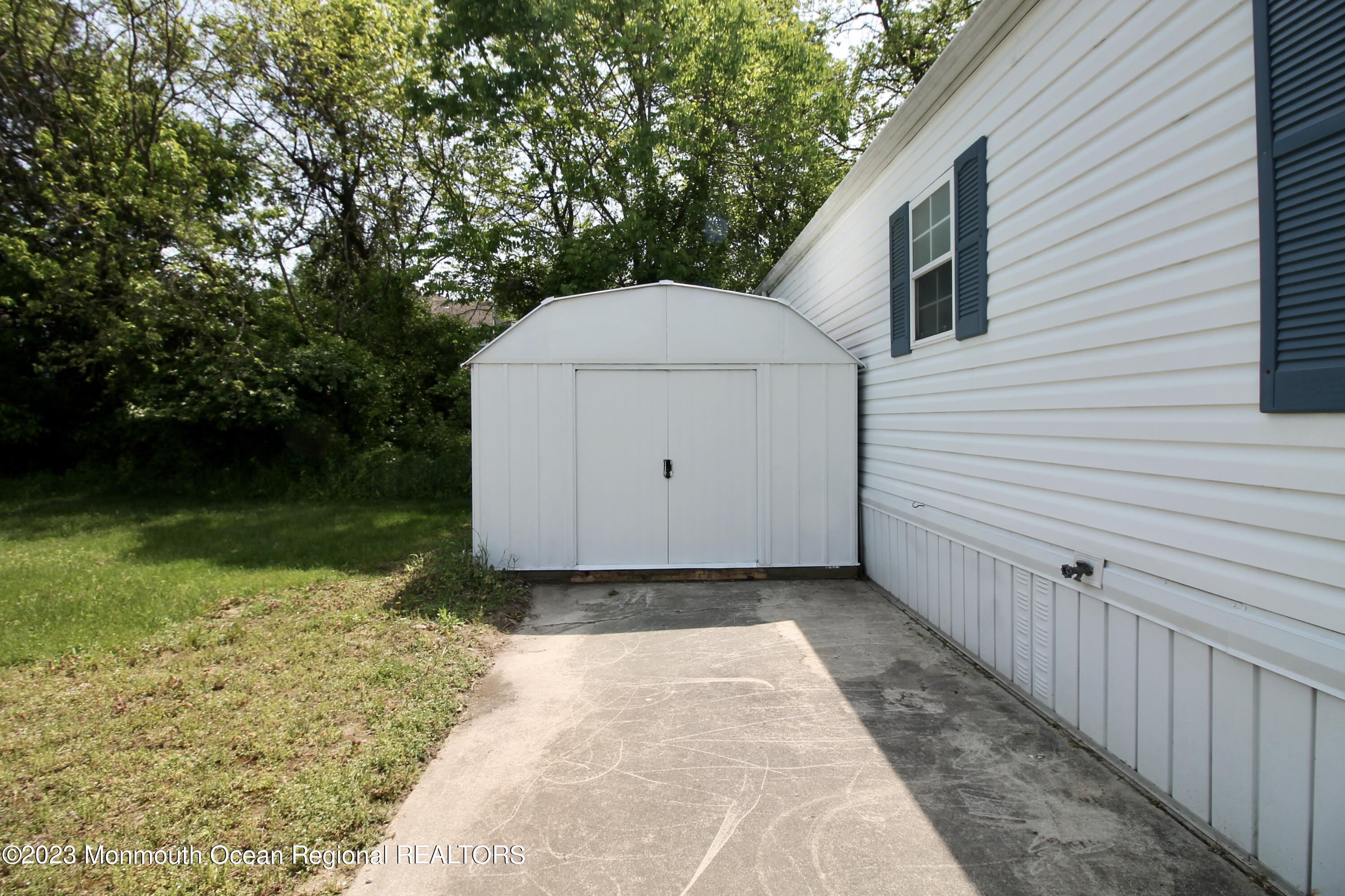 187 Farm Road Freehold, NJ 07728 - Photo 22 of 25 F85C4FD2-17B6-425E-BC6D-5E9CD90D17C5_1_2
