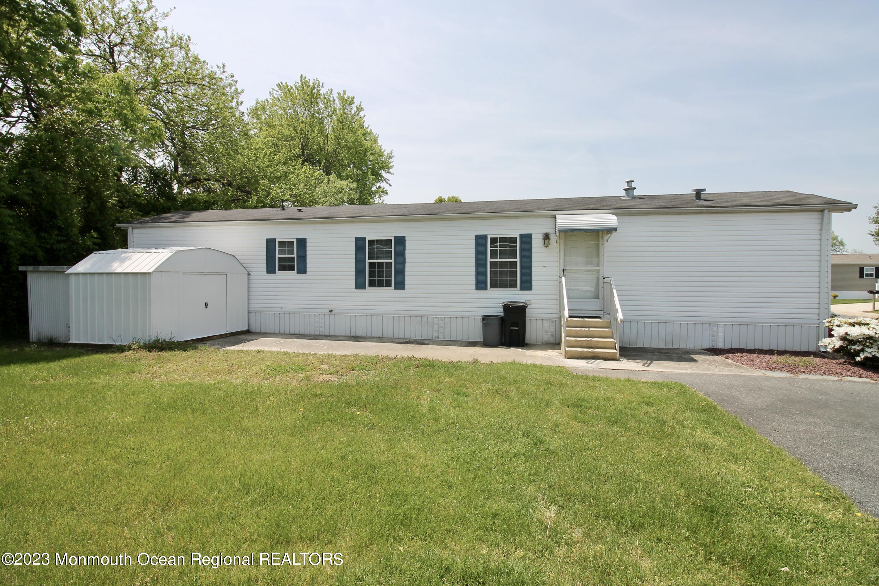 187 Farm Road Freehold, NJ 07728 - Photo 23 of 25 92F887AC-8B1A-4E4A-9D60-40832E778820_1_2