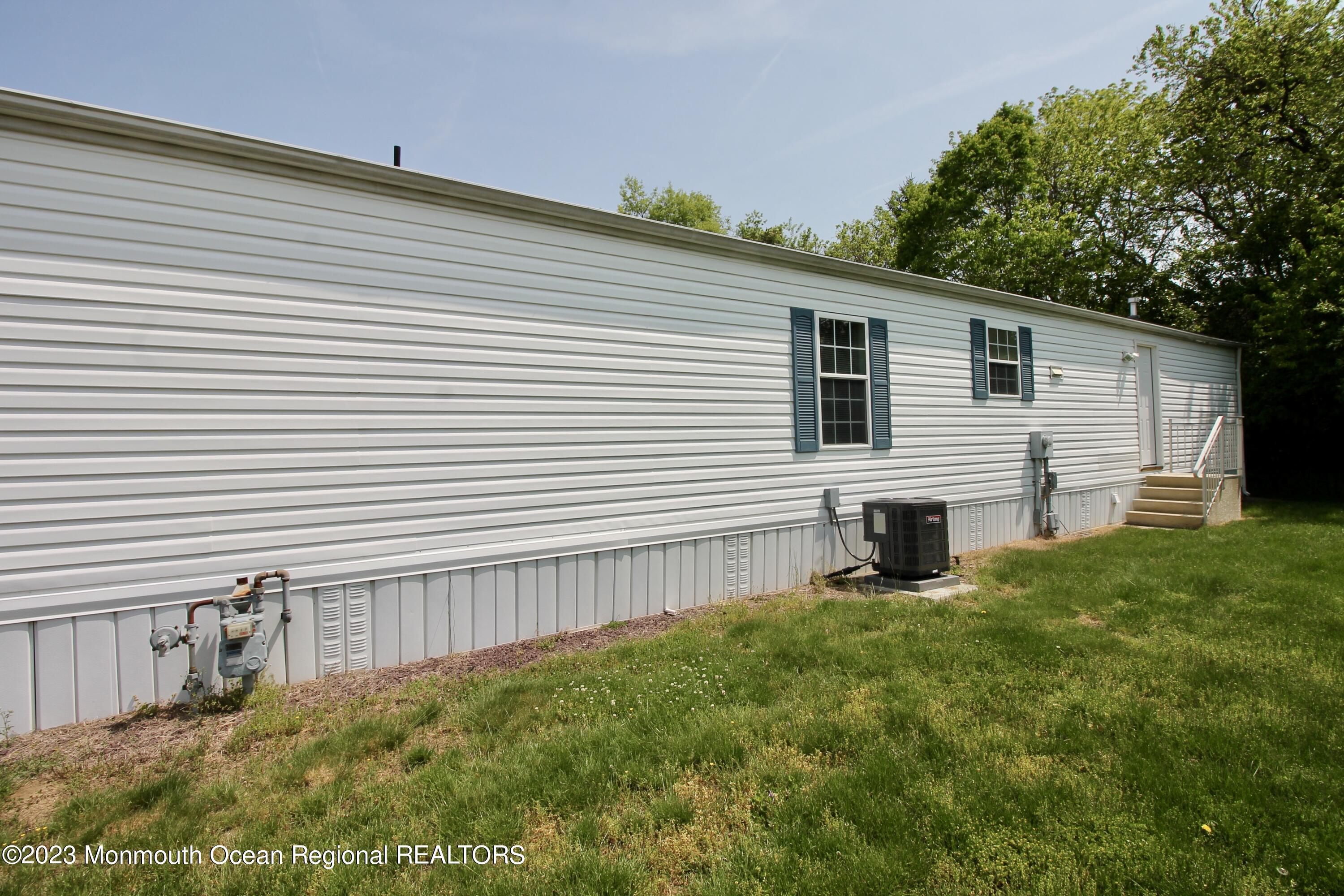 187 Farm Road Freehold, NJ 07728 - Photo 24 of 25 0A1A3E4B-A8CE-4141-B092-1964AEEC7D80_1_2