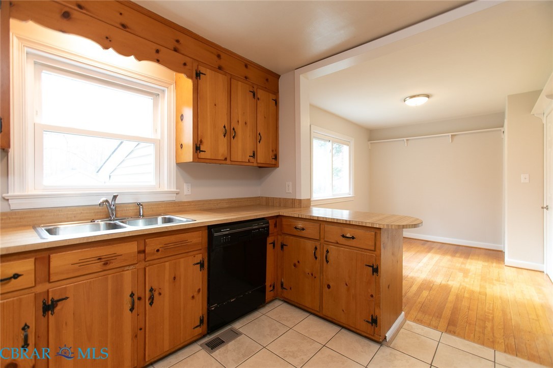 7759 Belroi Road Gloucester, VA 23061 - Photo 8 of 46