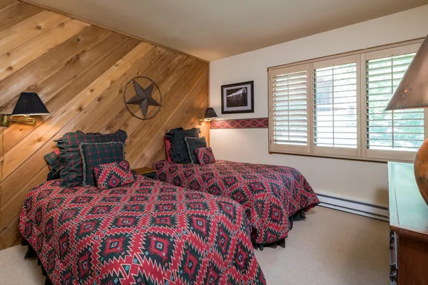 $1,395,000 | 2724 Sunburst Condo Drive, Sun Valley, ID 83353