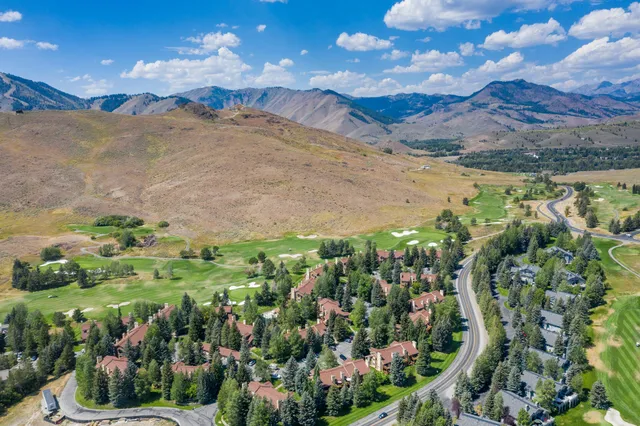 $1,395,000 | 2724 Sunburst Condo Drive, Sun Valley, ID 83353