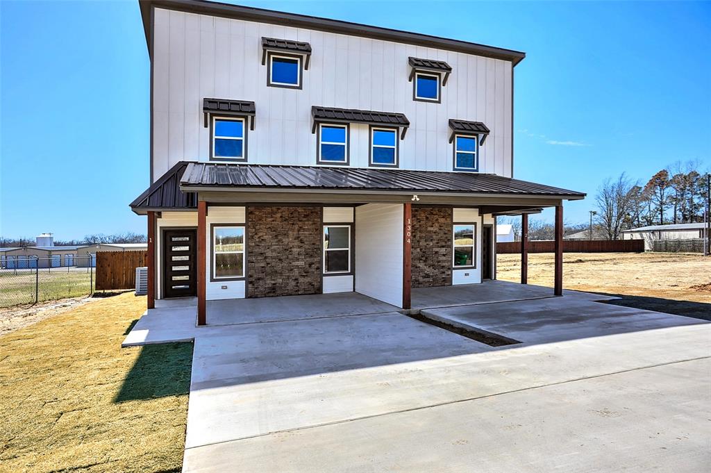 1304 Country Road Whitesboro, TX 76273 - Photo 1 of 28 Gallery Image 1