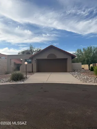 $2,000 | 321 East Fieldcrest Lane, Tucson, AZ 85704