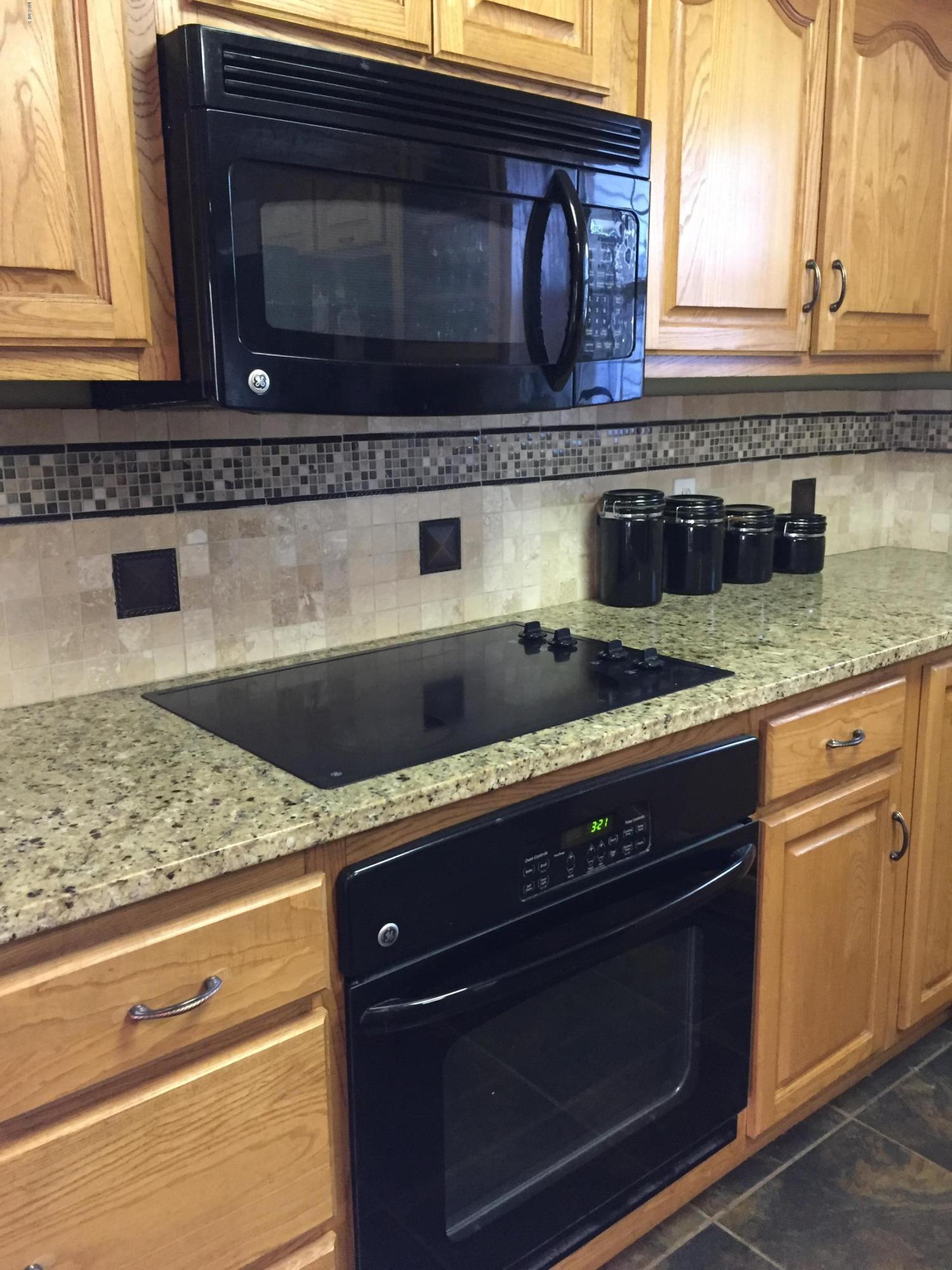 14766 Jim Byrd Road Biloxi, MS 39532 - Photo 14 of 61 kitchen 8 (smooth surface)