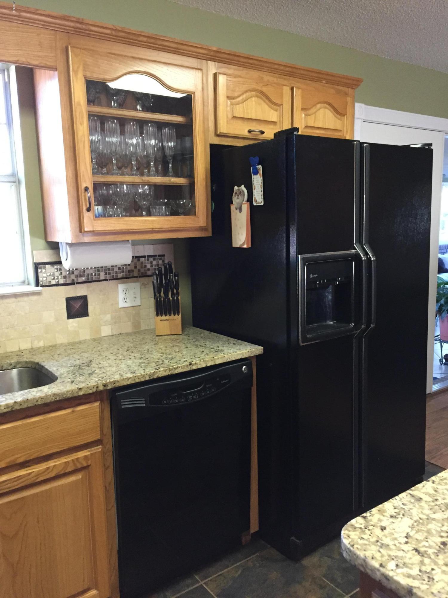 14766 Jim Byrd Road Biloxi, MS 39532 - Photo 15 of 61 kitchen 9