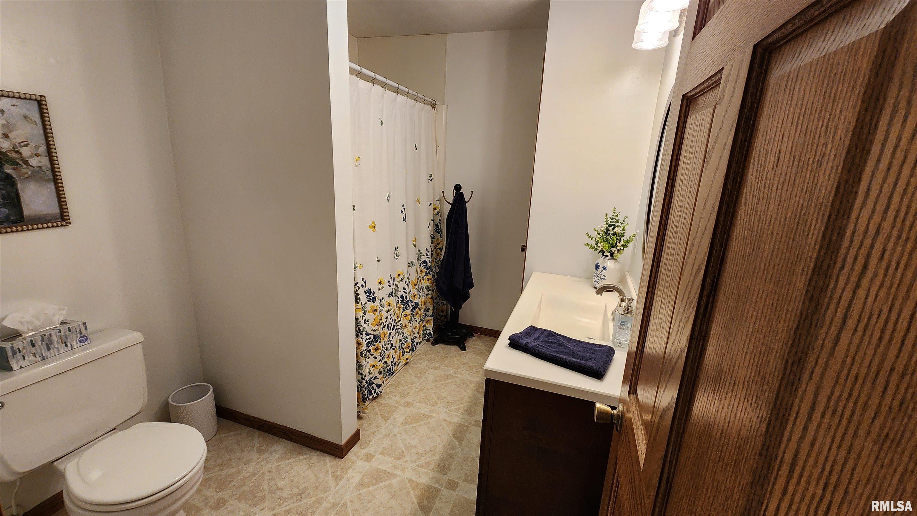 801 Robin Road Muscatine, IA 52761 - Photo 11 of 23 Gallery Image 11