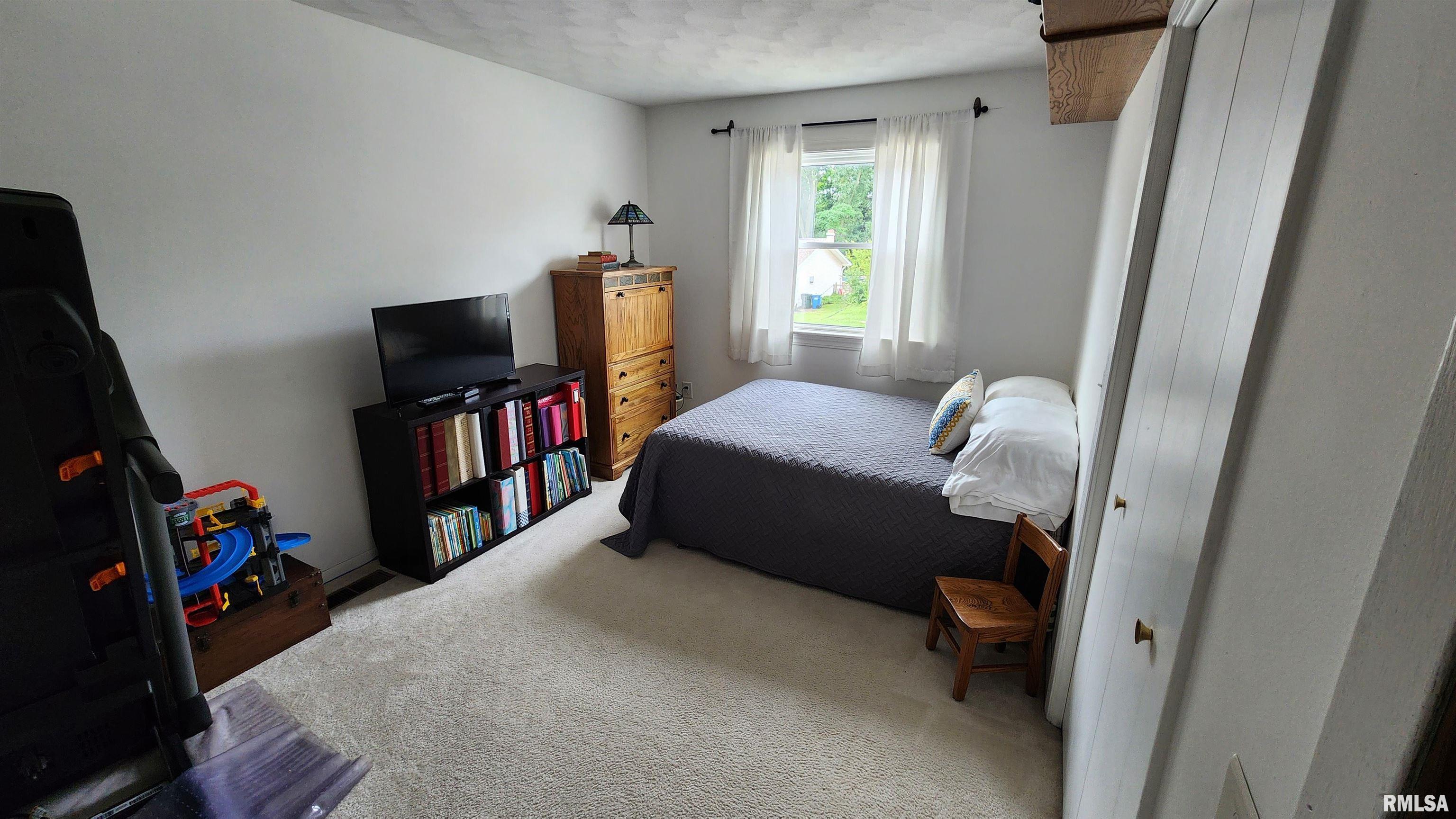 801 Robin Road Muscatine, IA 52761 - Photo 13 of 23 Gallery Image 13