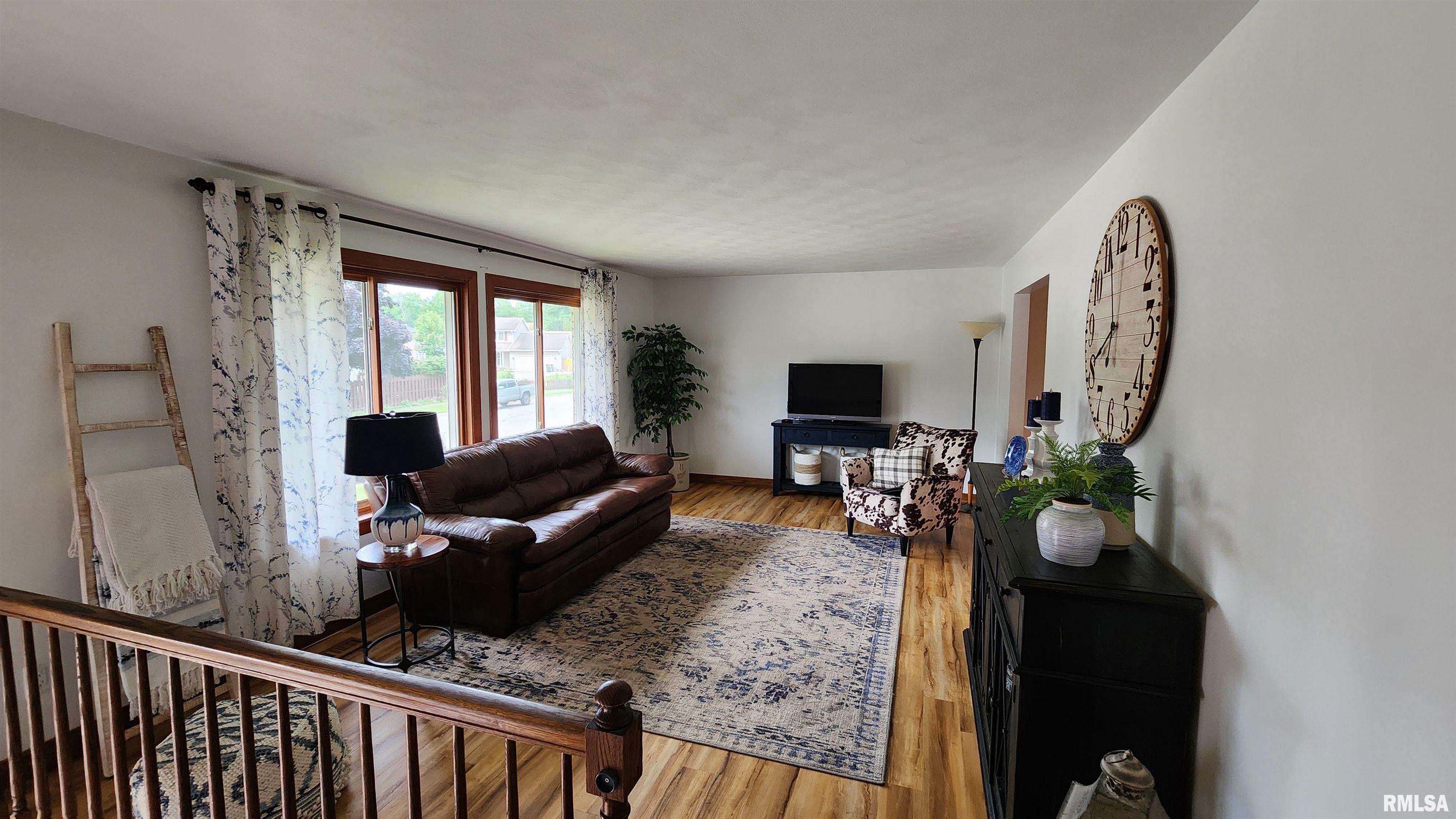 801 Robin Road Muscatine, IA 52761 - Photo 9 of 23 Gallery Image 9