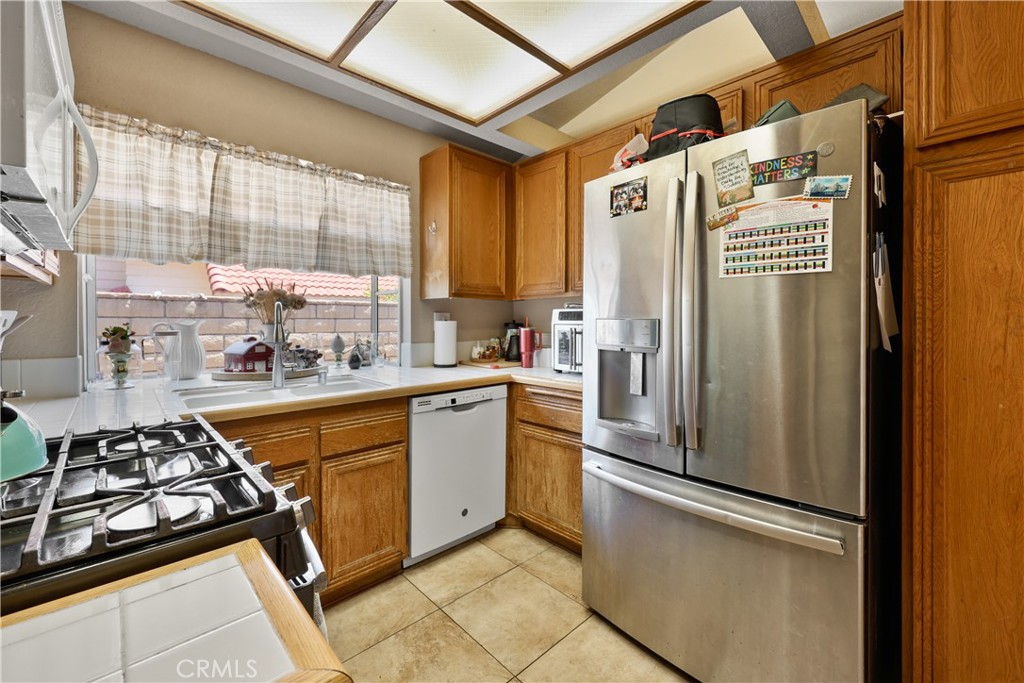 9195 Stone Canyon Road Corona, CA 92883 - Photo 9 of 31