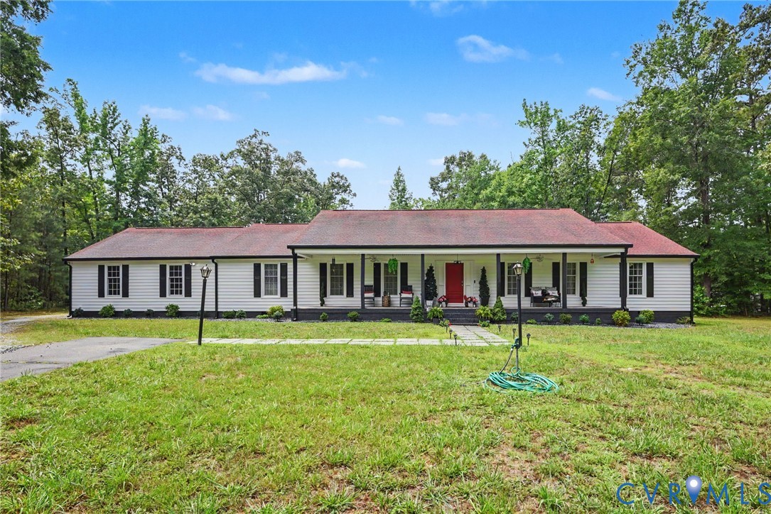 9820 Beaver Bridge Road Chesterfield, VA 23838 - Photo 3 of 54 Ranch-style residence featuring white siding with