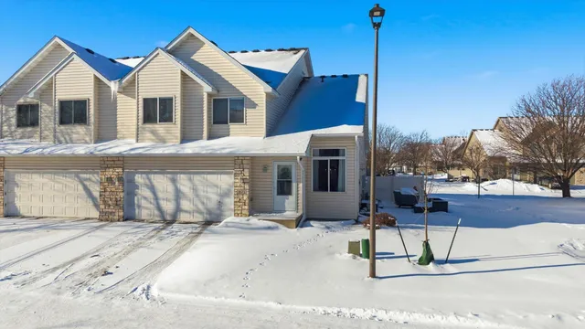 $310,000 | 1672 Bedford Lane, Shakopee, MN 55379