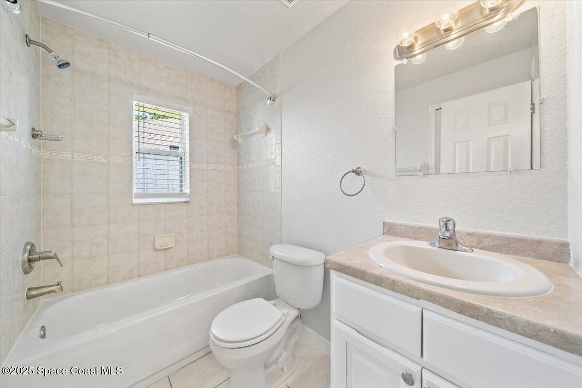 680 Bluefields Street Southeast Palm Bay, FL 32909 - Photo 13 of 25 14-DSC01856