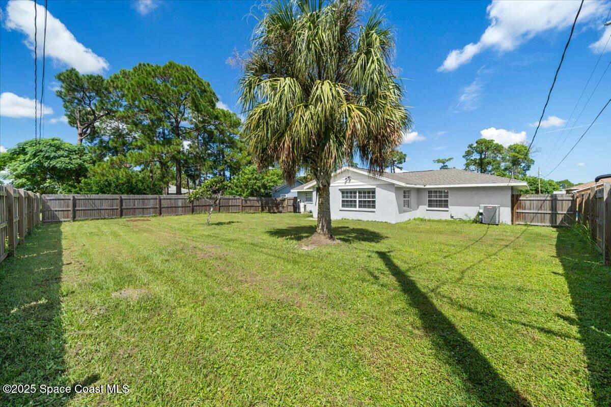 680 Bluefields Street Southeast Palm Bay, FL 32909 - Photo 24 of 25 24-DSC01886