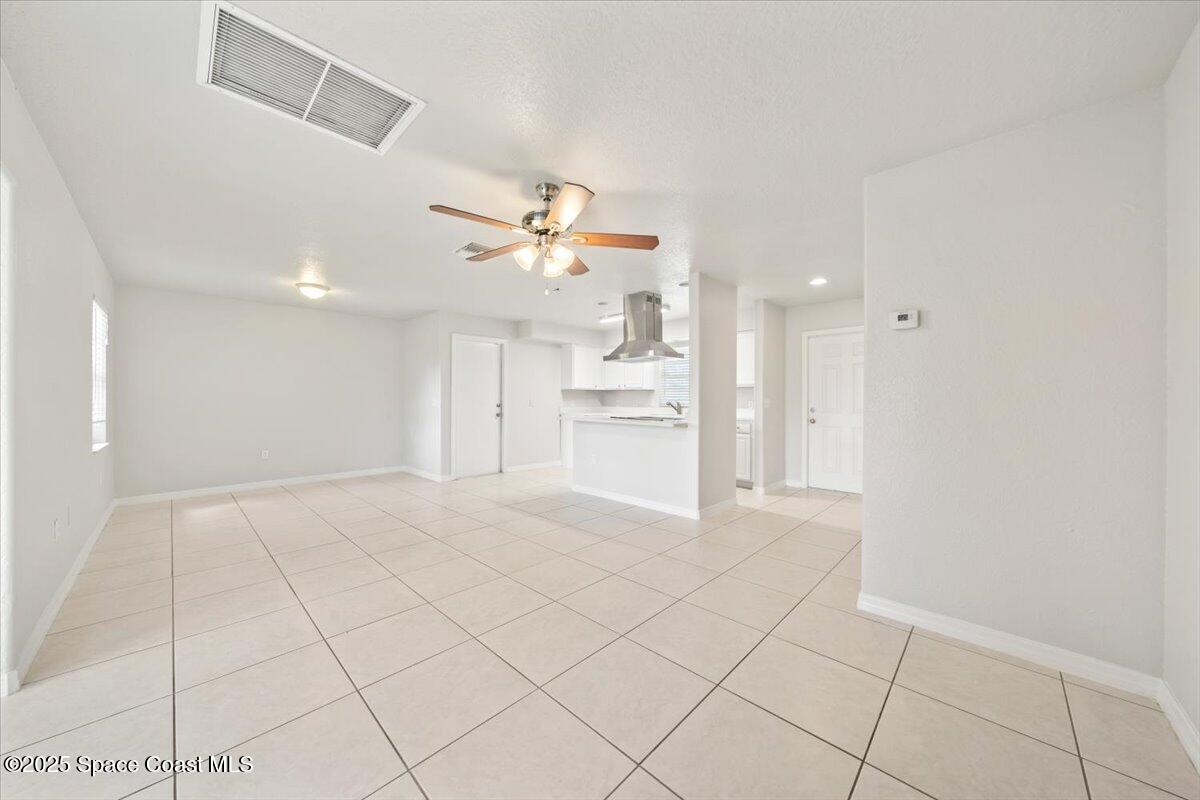 680 Bluefields Street Southeast Palm Bay, FL 32909 - Photo 6 of 25 04-DSC01826