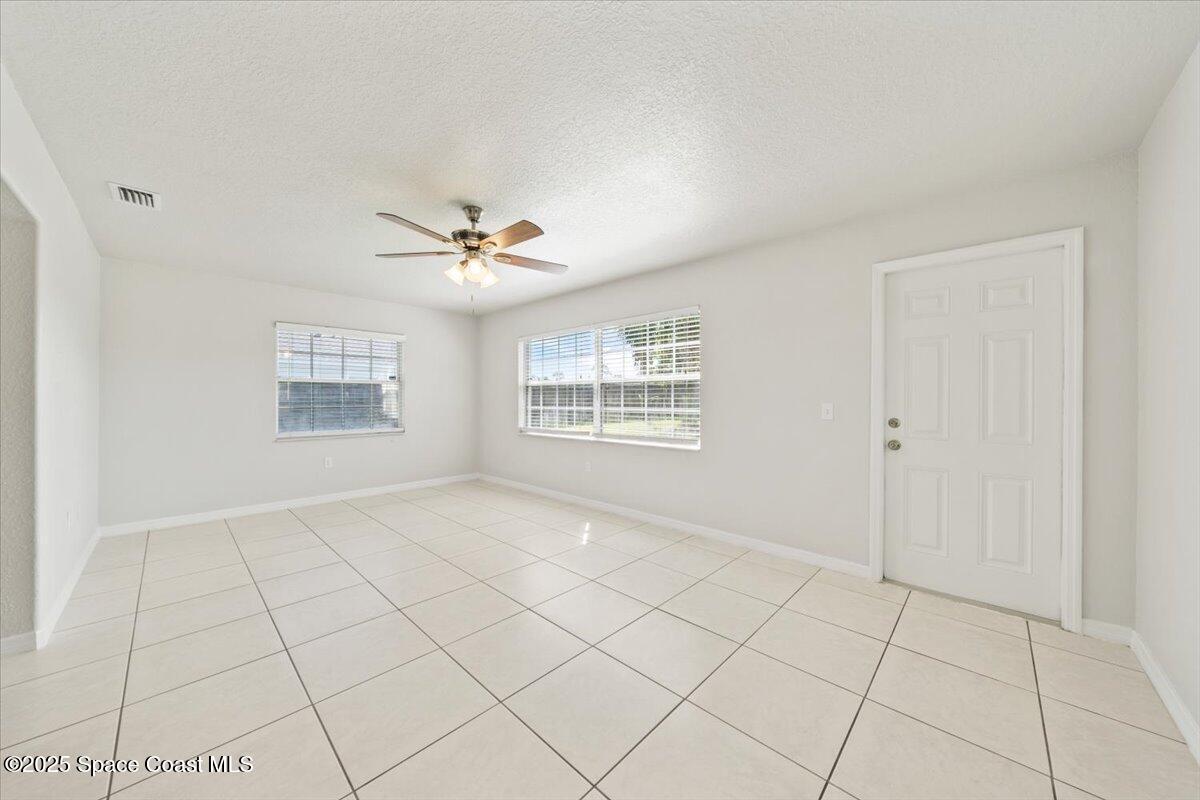 680 Bluefields Street Southeast Palm Bay, FL 32909 - Photo 9 of 25 10-DSC01844