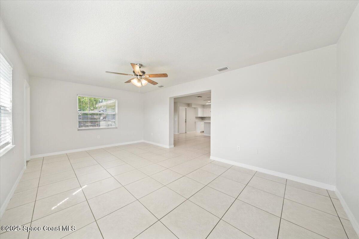 680 Bluefields Street Southeast Palm Bay, FL 32909 - Photo 10 of 25 11-DSC01847