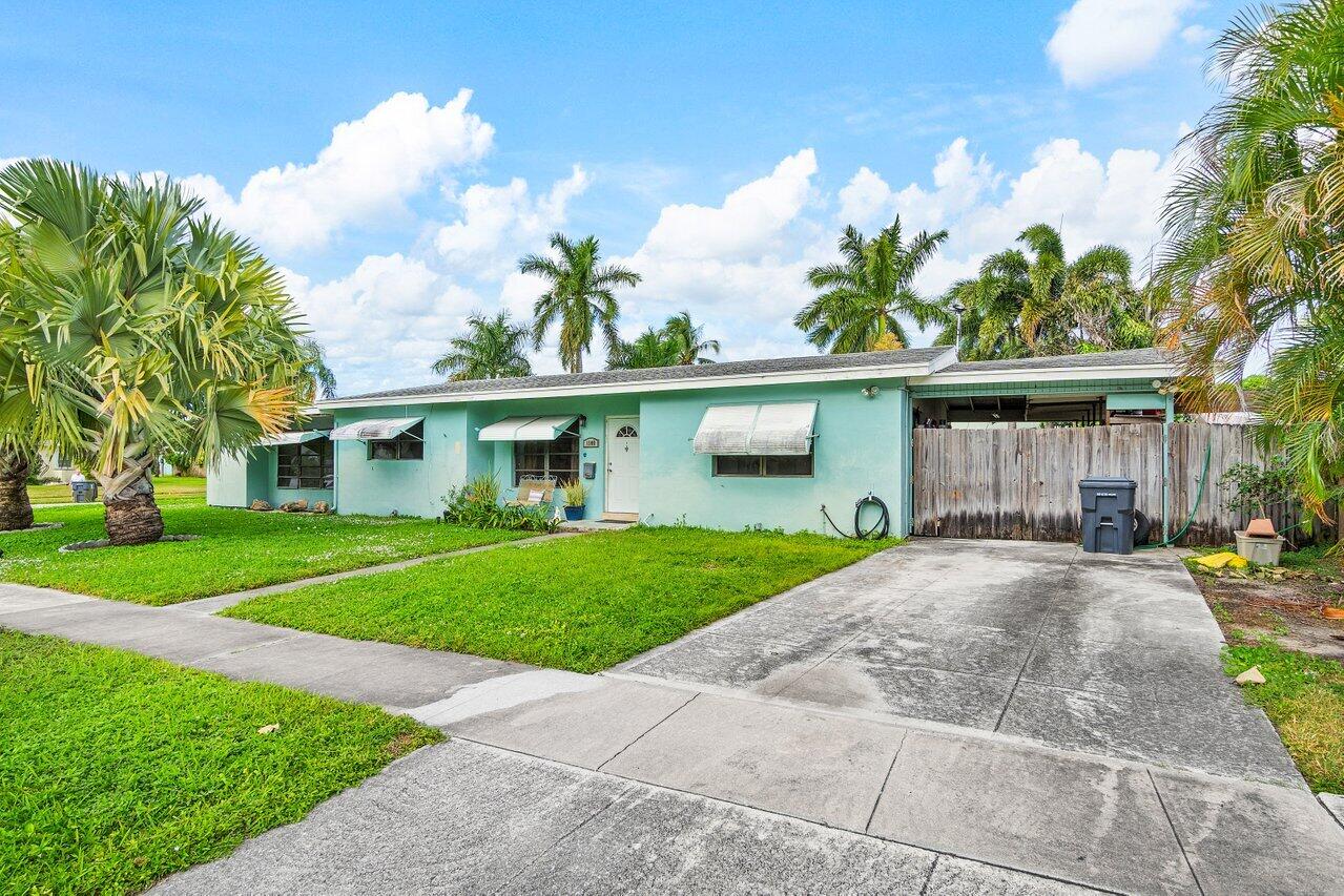 1502 Crest Drive Lake Worth, FL 33461 - Photo 2 of 44 002-1502CrestDrive-LakeWorthBeach-FL-334