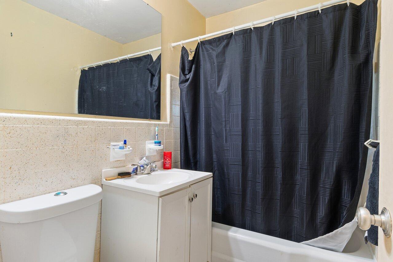 1502 Crest Drive Lake Worth, FL 33461 - Photo 24 of 44 024-1502CrestDrive-LakeWorthBeach-FL-334