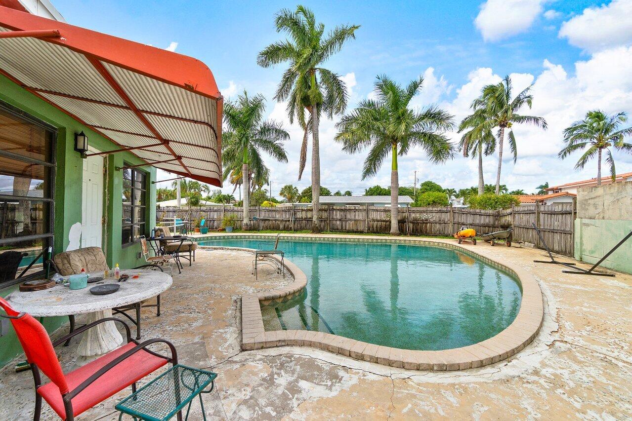 1502 Crest Drive Lake Worth, FL 33461 - Photo 28 of 44 028-1502CrestDrive-LakeWorthBeach-FL-334