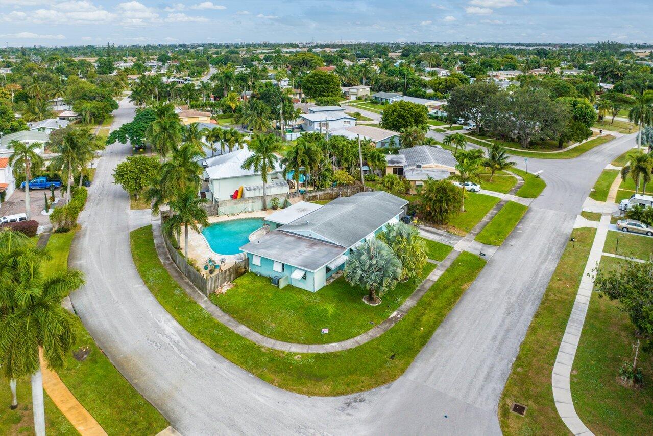 1502 Crest Drive Lake Worth, FL 33461 - Photo 34 of 44 034-1502CrestDrive-LakeWorthBeach-FL-334