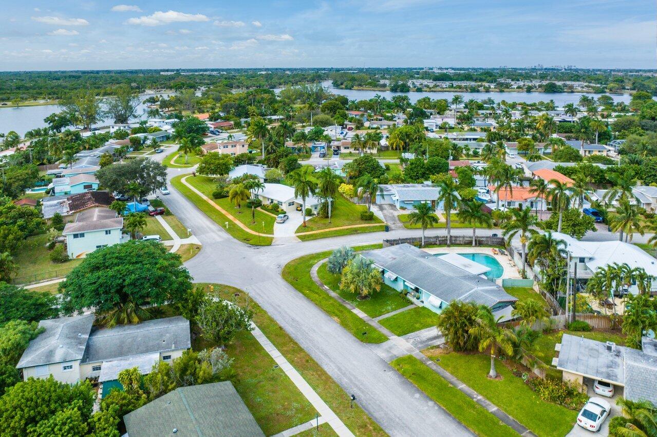 1502 Crest Drive Lake Worth, FL 33461 - Photo 35 of 44 035-1502CrestDrive-LakeWorthBeach-FL-334