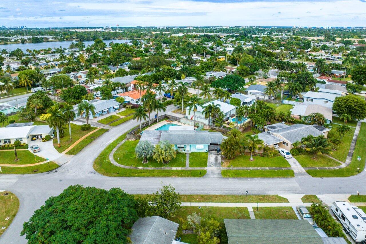 1502 Crest Drive Lake Worth, FL 33461 - Photo 37 of 44 037-1502CrestDrive-LakeWorthBeach-FL-334