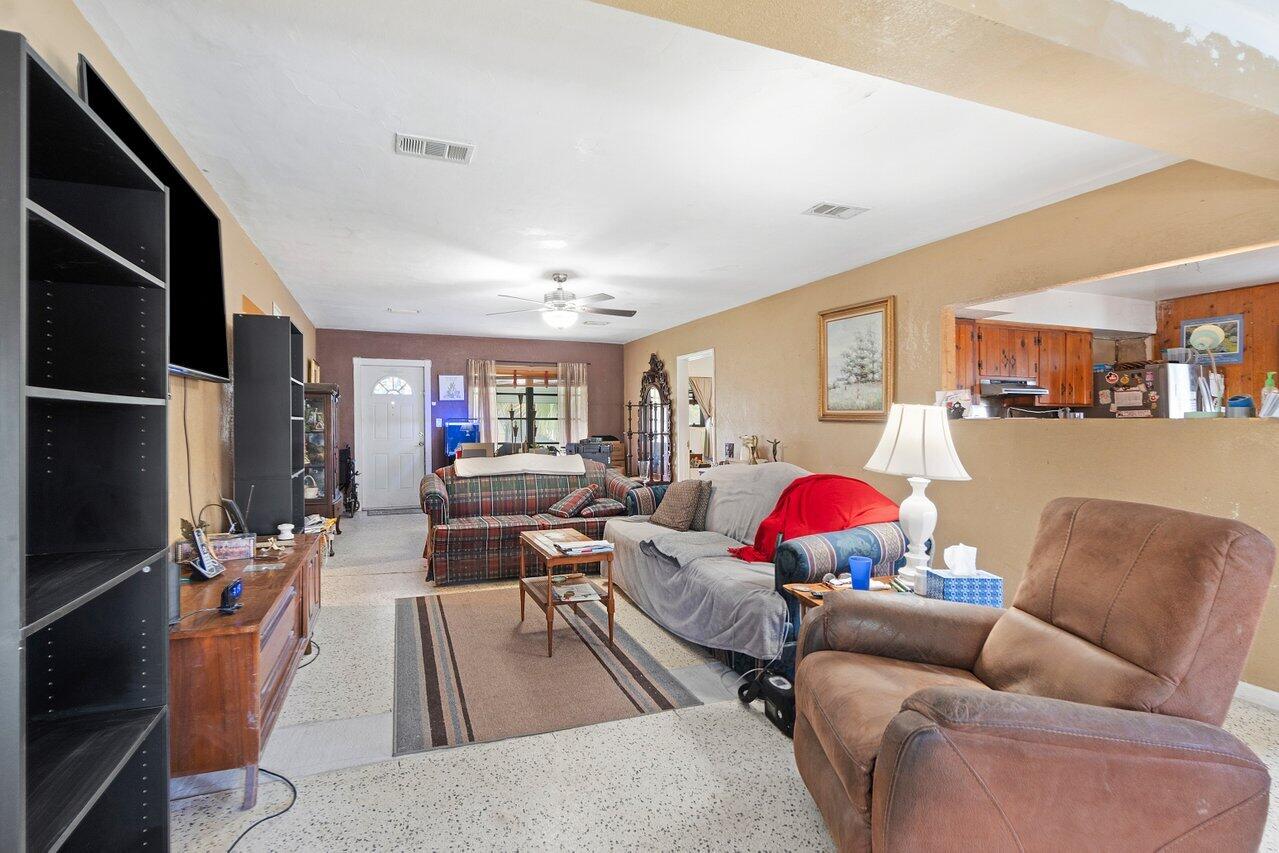 1502 Crest Drive Lake Worth, FL 33461 - Photo 7 of 44 007-1502CrestDrive-LakeWorthBeach-FL-334