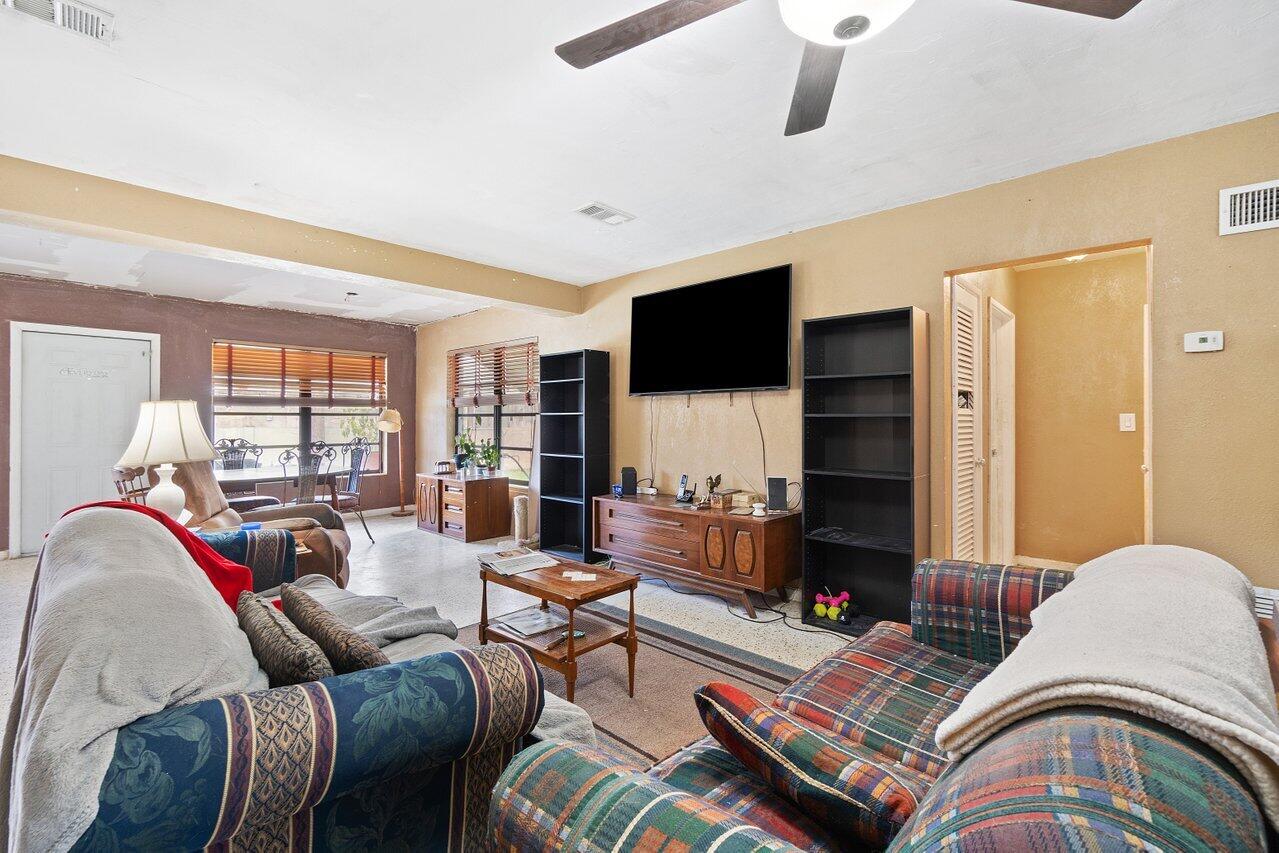 1502 Crest Drive Lake Worth, FL 33461 - Photo 8 of 44 008-1502CrestDrive-LakeWorthBeach-FL-334